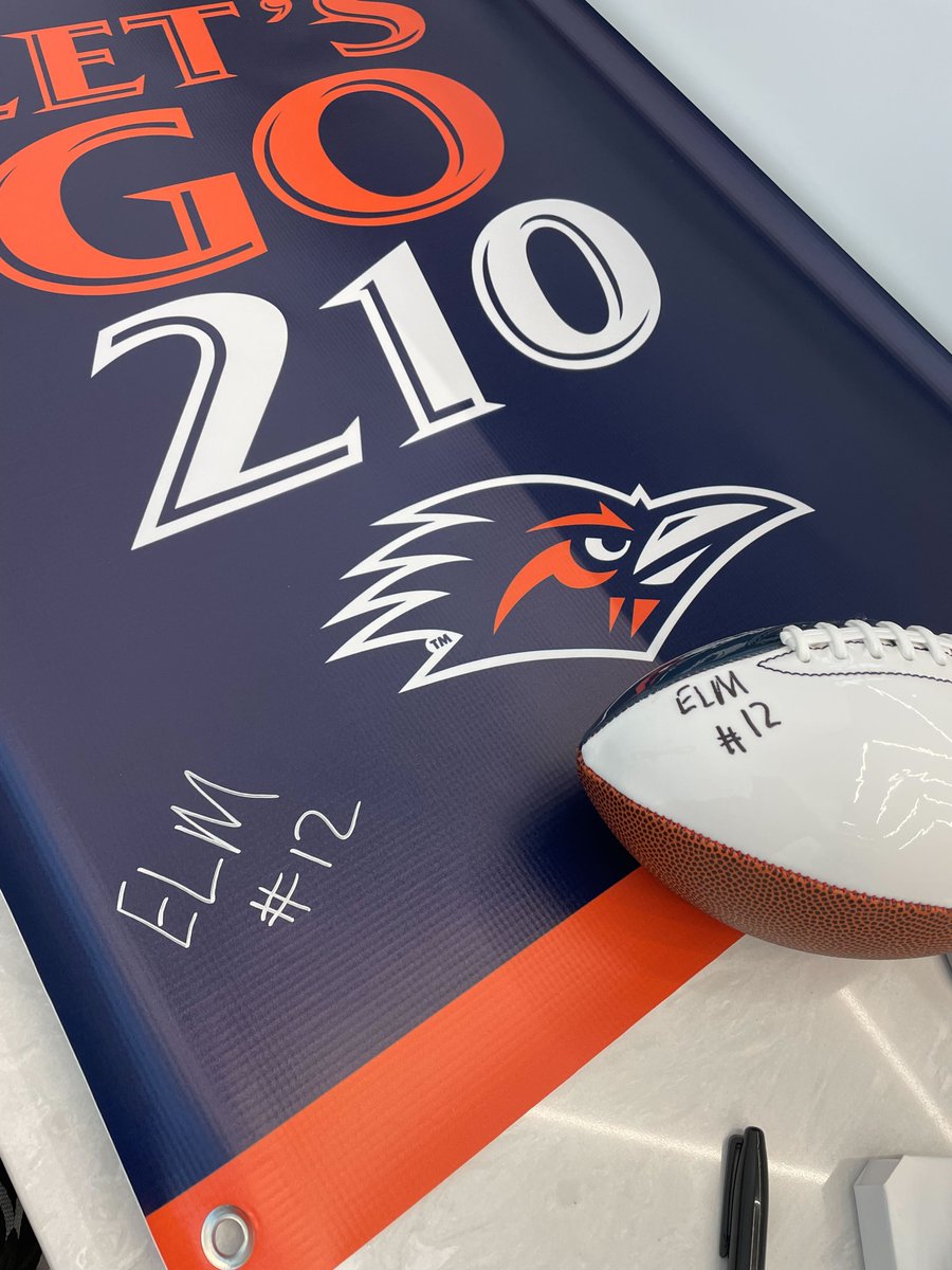 runners_rising's tweet photo. Want to own some @LeeMarburger signed swag? We are super excited to announce our next NIL Raffle deal with Eddie. The winner of this raffle will receive both the signed football and #Go210 banner.
Follow the link to learn more!
https://t.co/AQARECkLPM https://t.co/xFbAtlNePt