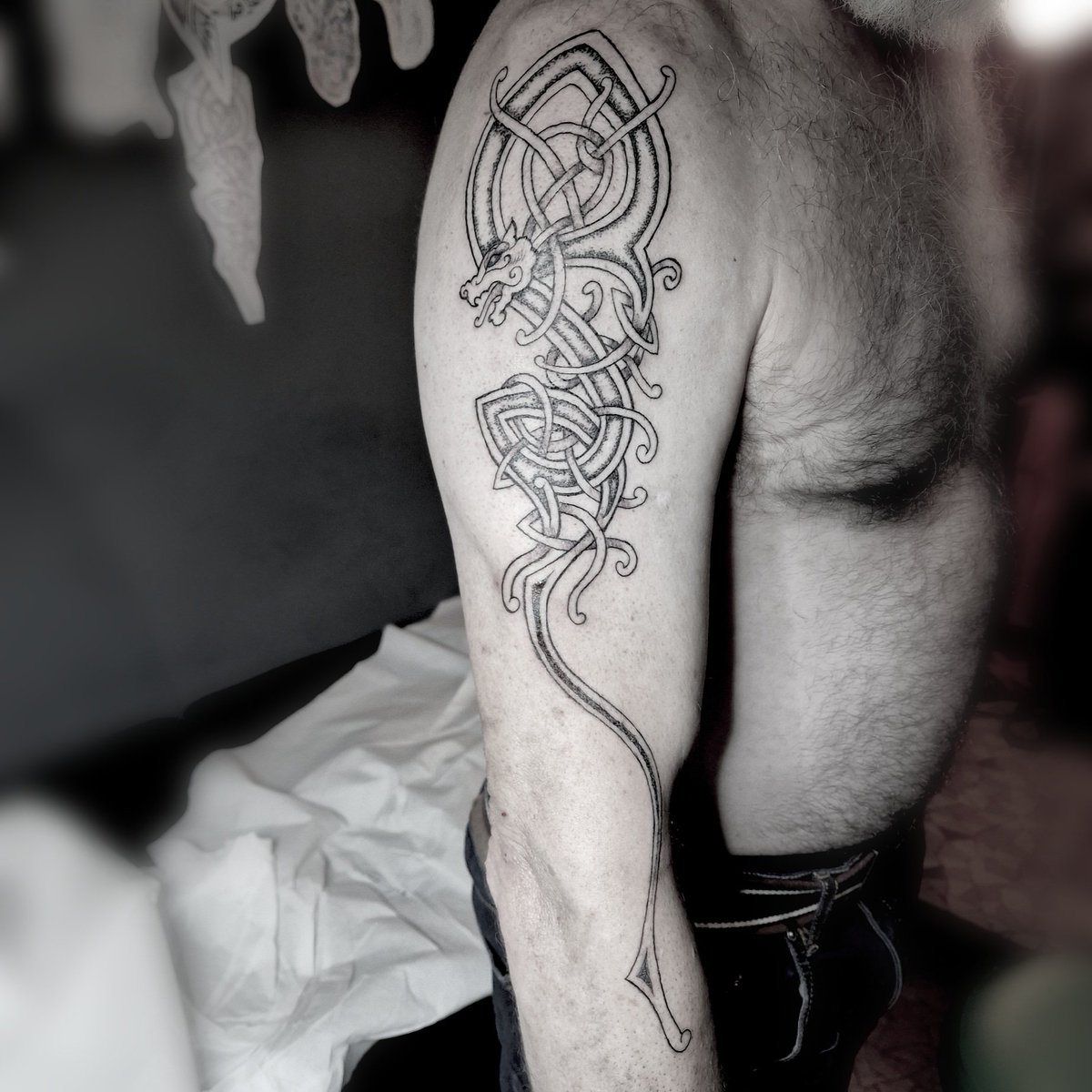 Cthulhu_ink's tweet photo. #dragon #celte classique :)
#tatouageparis #tattoo https://t.co/1tyKKbKDLe
