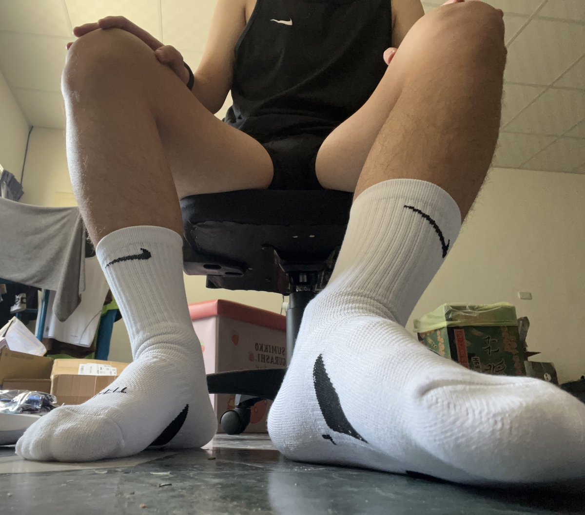 好愛好愛🥵🥵
#白襪 #長襪 #腿控 #原味襪子 #Nike