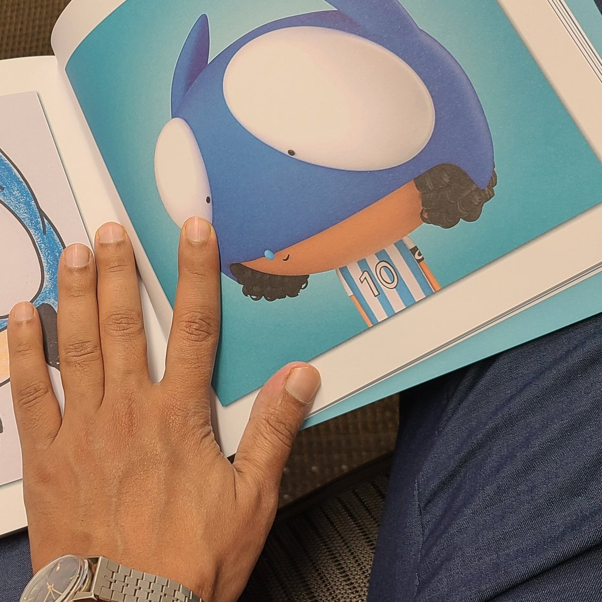 DeKoustav's tweet photo. The physical @LilHeroesNFT book by @plansartstudio is just wow! The maradona lil hero is obviously my favorite 💙 https://t.co/JdCDM7KnEv