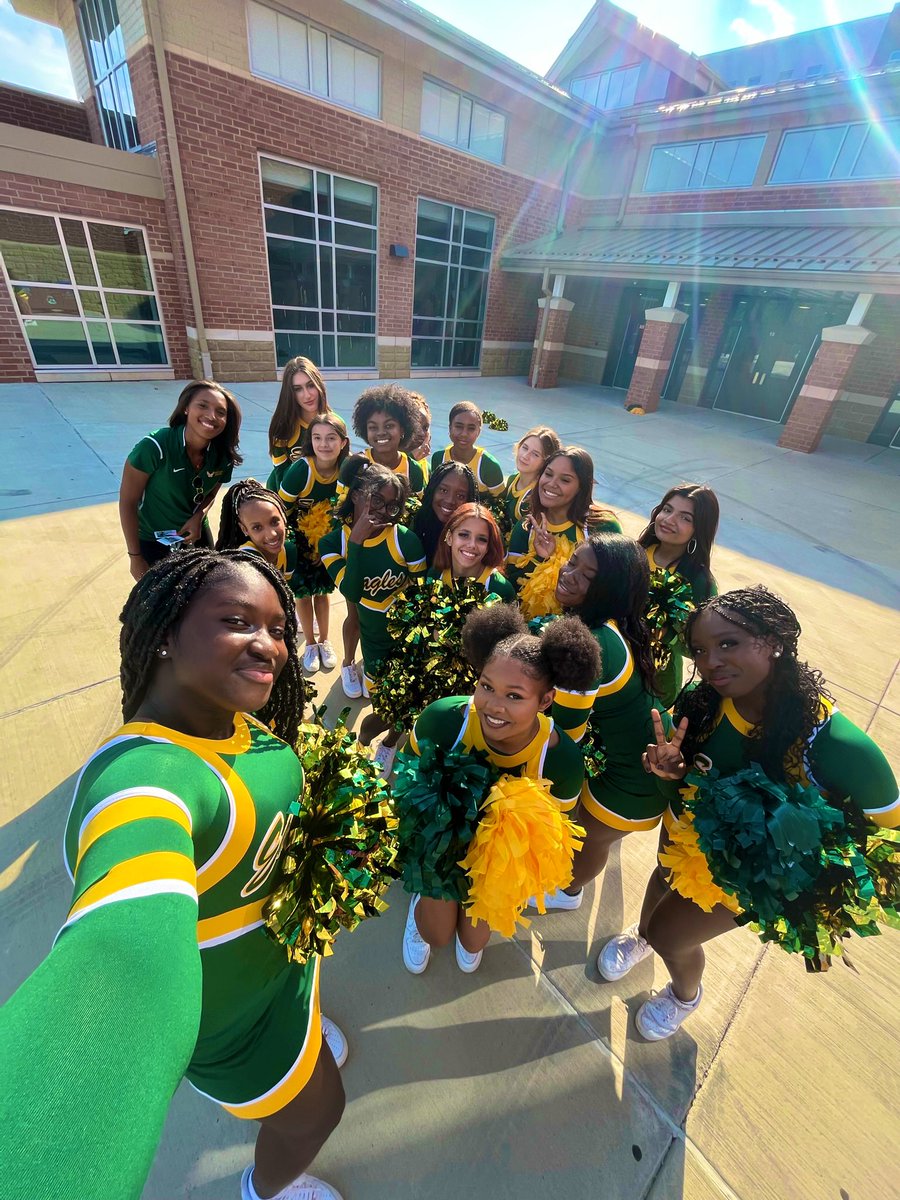 Seneca Valley Poms tweet media