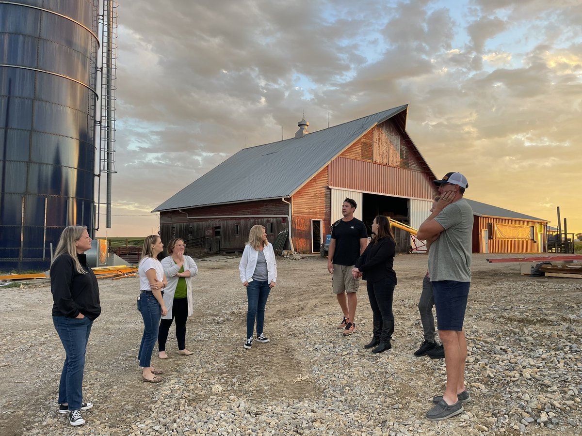 We love hosting groups at the farm and tonight’s communication leaders from <a href="/pivotbio/">Pivot Bio</a> was a great way to start #fps22 <a href="/Adejong_80/">Amanda De Jong</a> <a href="/Erin_Lee_123/">Erin (Boedeker) Loesing</a> <a href="/ryandj1979/">Ryan De Jong</a>