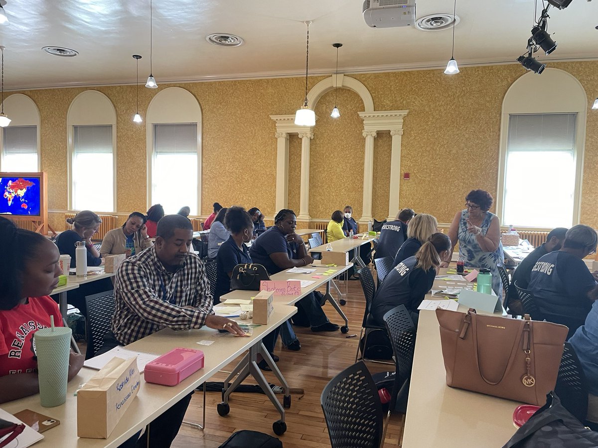 KimberlyJenks's tweet photo. Look at Cohort 1 of SMPL. They are math rockstars! #SECSTRONG @FCS_SEC https://t.co/iTJBP1Ng3r