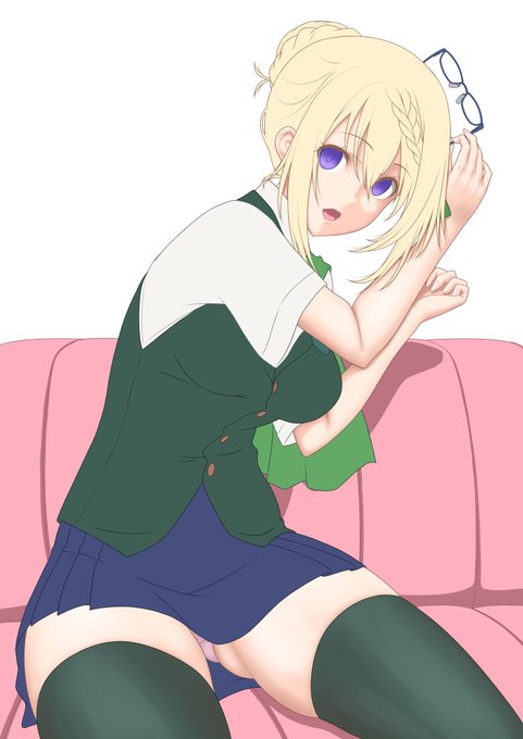 もうちょいパースさんと大改修中の朝潮ちゃん 