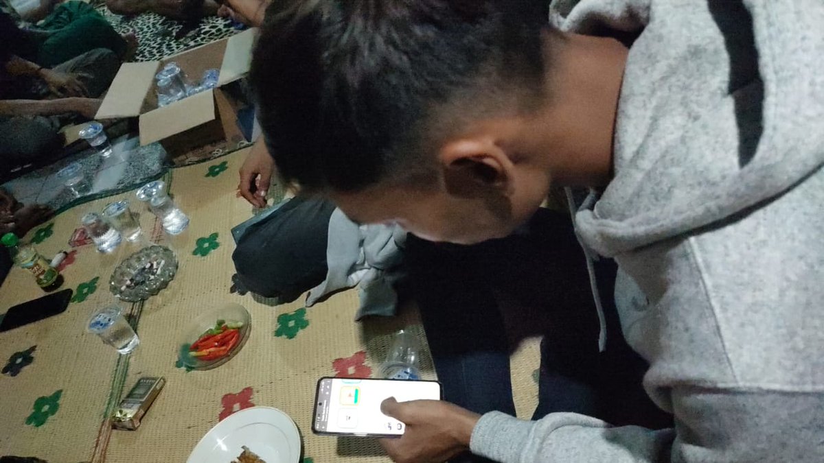 Yeay happy bgt deh bisa blanja d google play, kita dpt cashback 90% kalau pke OVO.  Trs pas bayar kita gahrs pindah aplikasi jadi memudahkan bgt guys