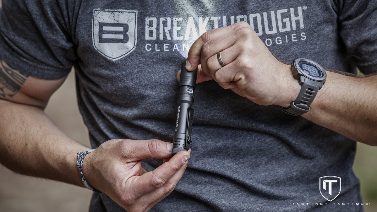 StreamlightUK's tweet photo. A USB rechargeable, super bright small LED flashlight, that fits in the palm of your hand or comfortably in your pocket! 

📸 @instinct.tactique

Explore the Macrostream USB: https://t.co/EbHeqmLCMO

#streamlight #macrostream #military #police #outdoors #brilliantthinking https://t.co/zl2L8P4W8r