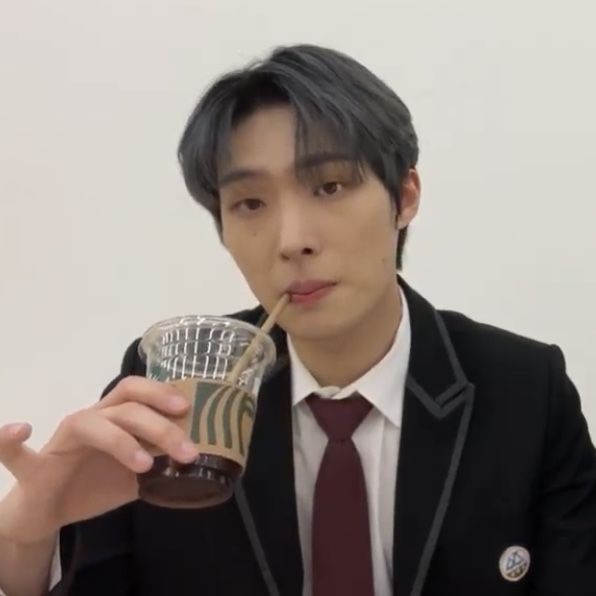 pov: vc resolveu viver o melhor momento da sua vida e começou a namorar cmg, agr sua galeria é assim