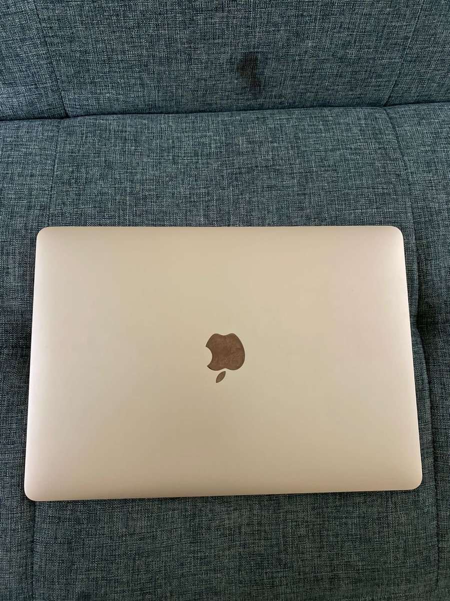 Husnarubyjane's tweet image. Dijual #MacBookAir #macbooksecond #apple #jualmacbook #wts #sale
Macbook Air 2019 Rosegold
(Retina, 13 Inch, 128gb)
#jualsecond #prelovedmacbook #Macbookair2019 #MacbookRosegold