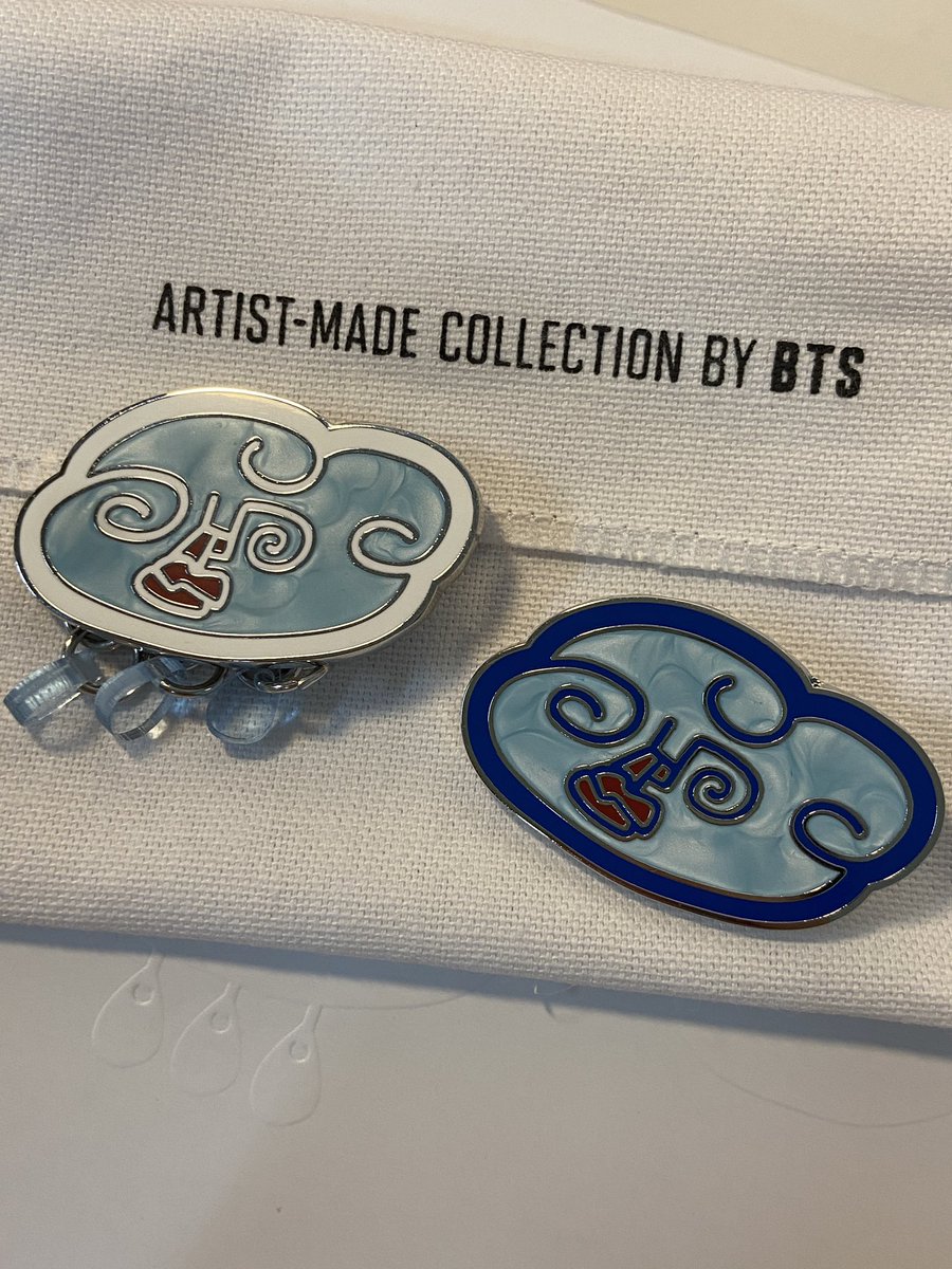 d_honeyboy's tweet photo. tysm @fifthloveph my brooches came home safe n sound !! very worth the wait <3

#5thfb https://t.co/hI35nVkwt9