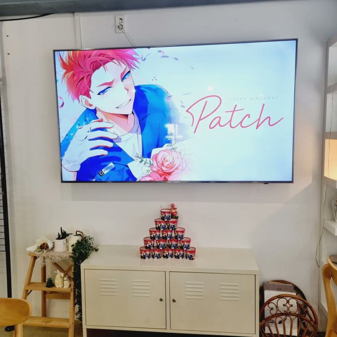 Deep_Sea_fishS2's tweet photo. #HBD_PATCH_REVIEW
늦은후기지만 기념으로 올려봅니다~
최애로 카페 하나가 도배되니까 기분이 신기하다 이게 생카구나ㅠㅠㅠ음료도 너무 맛있었구 일러들도 박물관 전시회 보듯이 뚫어지게 보고왔습니다..갓 이벤트 열어 주셔서 감사합니다.. https://t.co/1MTDhJPy58
