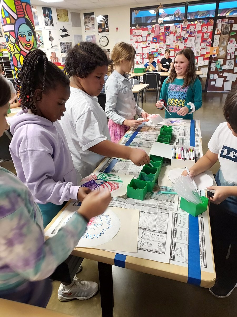 Color experiments 🌈🔬🎨
#STEAM <a href="/bristowelem/">Bristow Elementary</a>