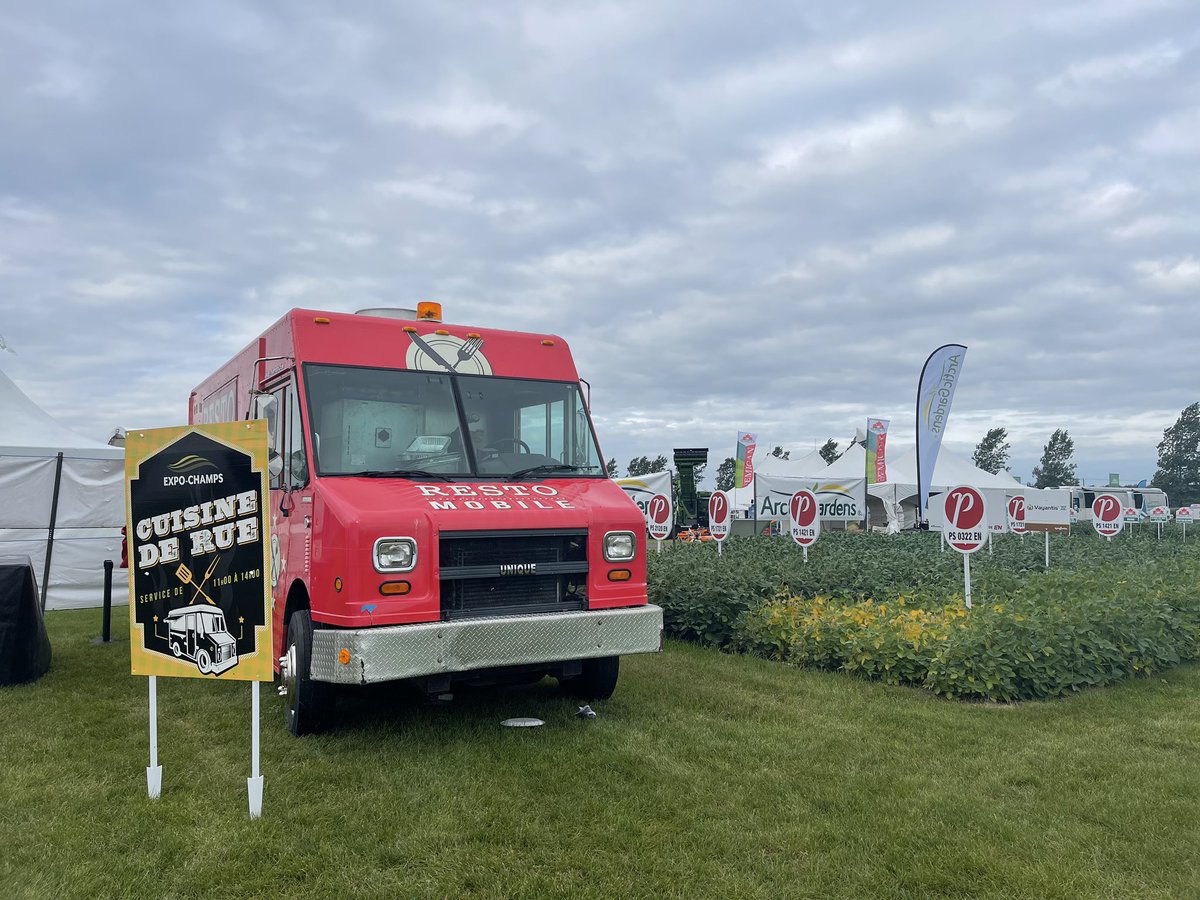 PRIDESeeds's tweet photo. It’s day 1️⃣ at Expo Champs in Saint-Hyacinthe, Quebec!

Be sure to stop by the #PRIDESeeds plots and speak to one of our team members about our corn and soybean line up! 🌽🌱

#ExpoChamps #PRIDEInMyField #CdnAg #Plant22 #Harvest22 https://t.co/I7Nw14MWPx