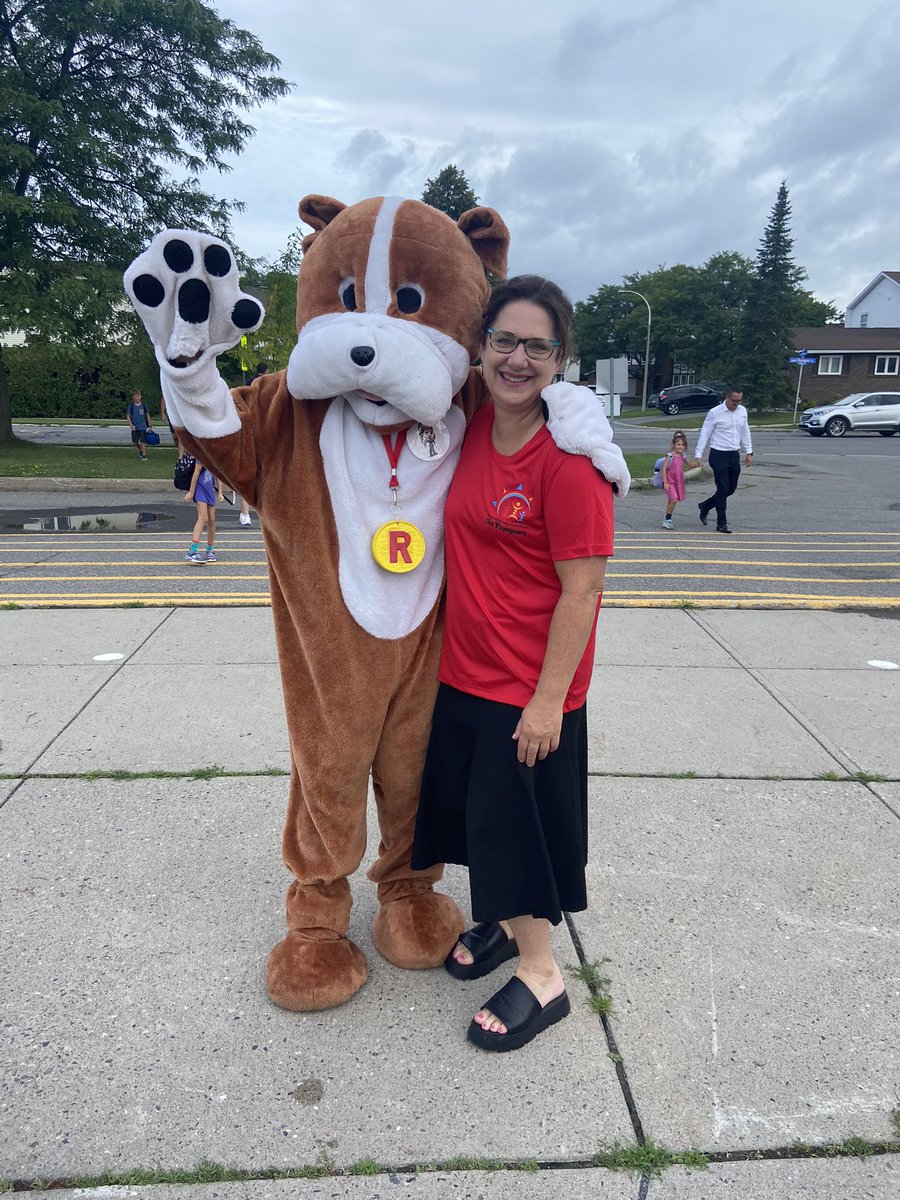 Bonne rentrée à tous !! 
<a href="/estherguindon/">Esther Guindon</a> <a href="/desvoyageurs/">École Des Voyageurs</a>