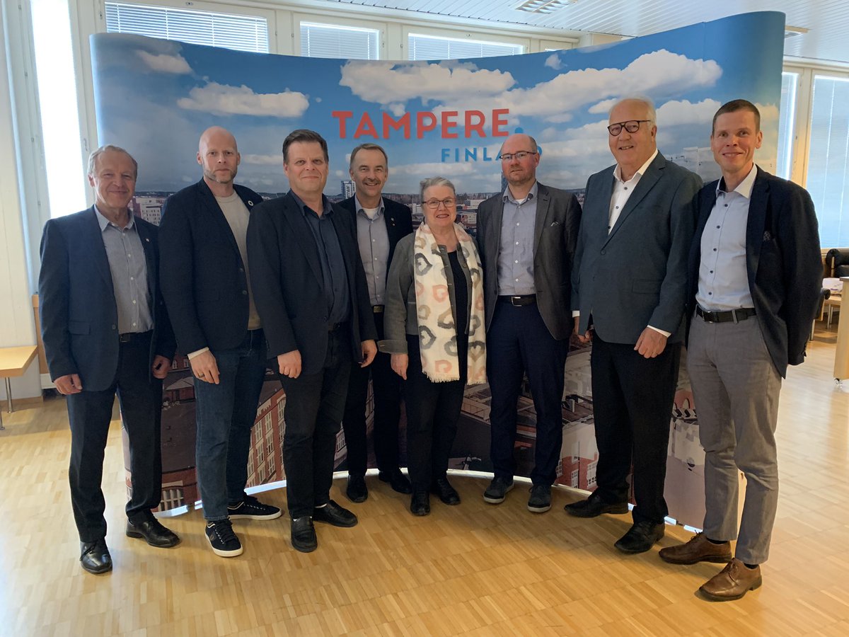 Pro Ysitien hallitus koolla hybridinä Tampereella. Kiitos osallistumisesta myös eduskunnan yhteistyöryhmän pj <a href="/ArtoPirttilahti/">Arto Pirttilahti</a> Työ ysiväylän eteen jatkuu aktiivisesti ja yhteistyössä! 
#proysitie #ysiväylä #vt9 #ysitie #liikenne #tärkeinsisämaanväylä