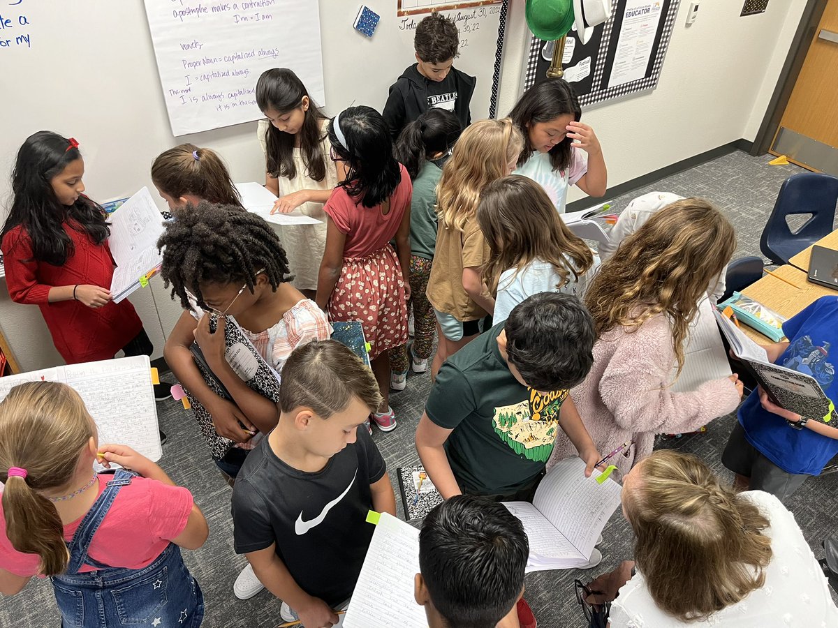 Inside outside circle was a great quick share time for these @robertson4th students @Robertson_Elem