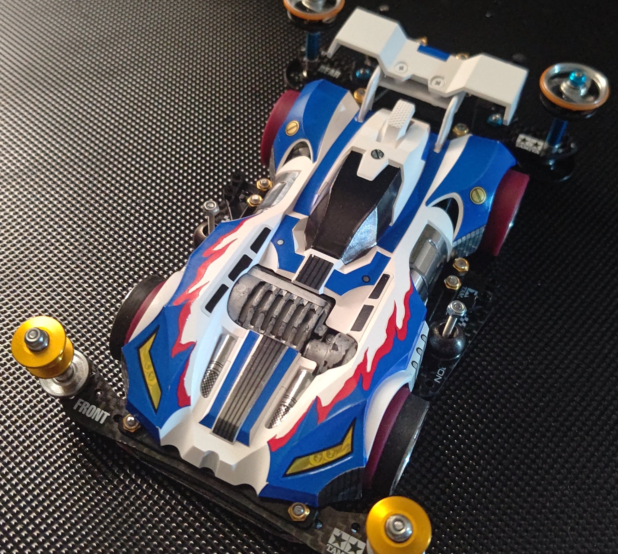 【ミニ四駆完成品】タミヤ　グレートマグナム　ベルクカイザー　カスタム　B-MAX ミニ四駆完成品】タミヤ グレートマグナム ベルクカイザー