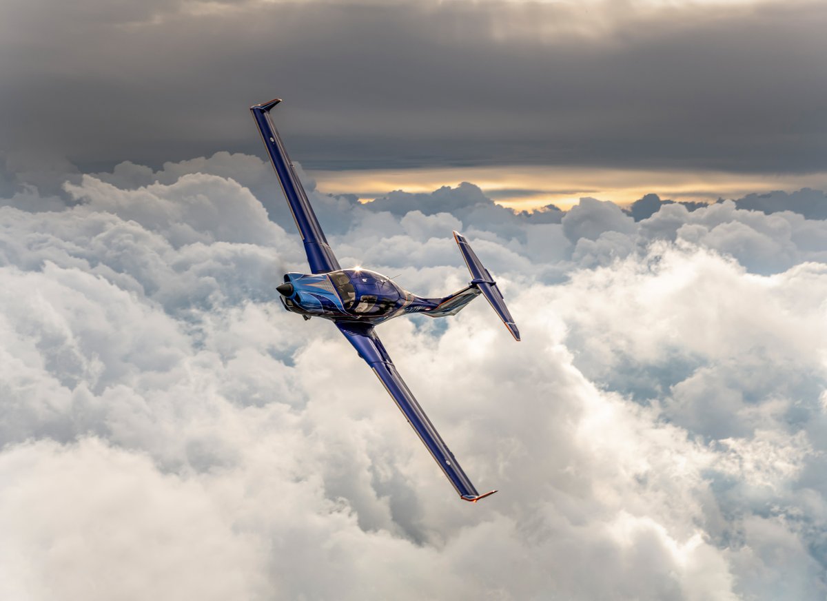 Bring it on! Just three days to go until we put a DA50 RG, DA42-VI, and DA62 through their paces for you at #AirPower22 in Zeltweg, 🇦🇹. 

And we’ll have a DA42-VI and DART in our static display for you to check out, too — see you there! 

💎✈️ #WeFlyDiamondAircraft