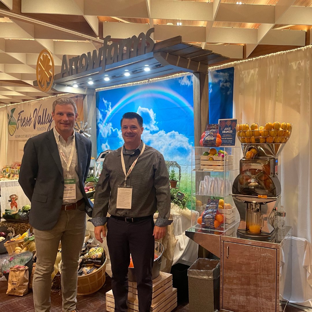 CitrusAmerica's tweet photo. That was a blast! Thank you, ArrowFarms and DiSilva Fruit, for the honor to join you at the NEPC Produce, Floral &amp; Food Service Expo 2022. Till the next show!
#freshsqueezedjuice #coldpressedjuices #citrusfruits #coldpressedjuicer #organicjuice #fruitfacts #fruitfact https://t.co/4B1LQ7mRt0