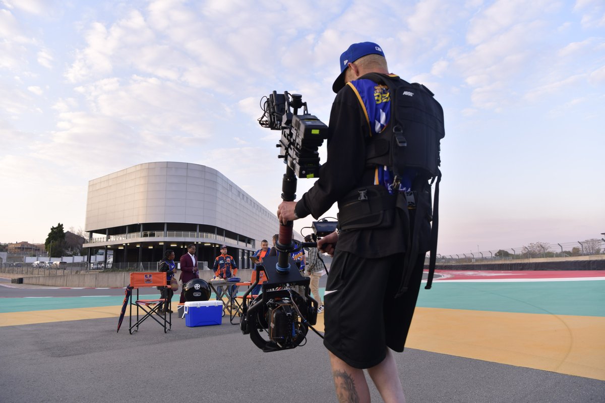 ARRIChannel's tweet photo. Karl Schmidt SASO @greenhausfilms and his #ARRITRINITY on set for Red Bull Motorsports in South Africa, where they filmed the Kyalami Lap Record, set by Brad Binder.
Watch the video here: https://t.co/mDGl9NS7MQ
#ARRI #CameraStabilizerSystems #TRINITYOperator https://t.co/WpxSsK71vR
