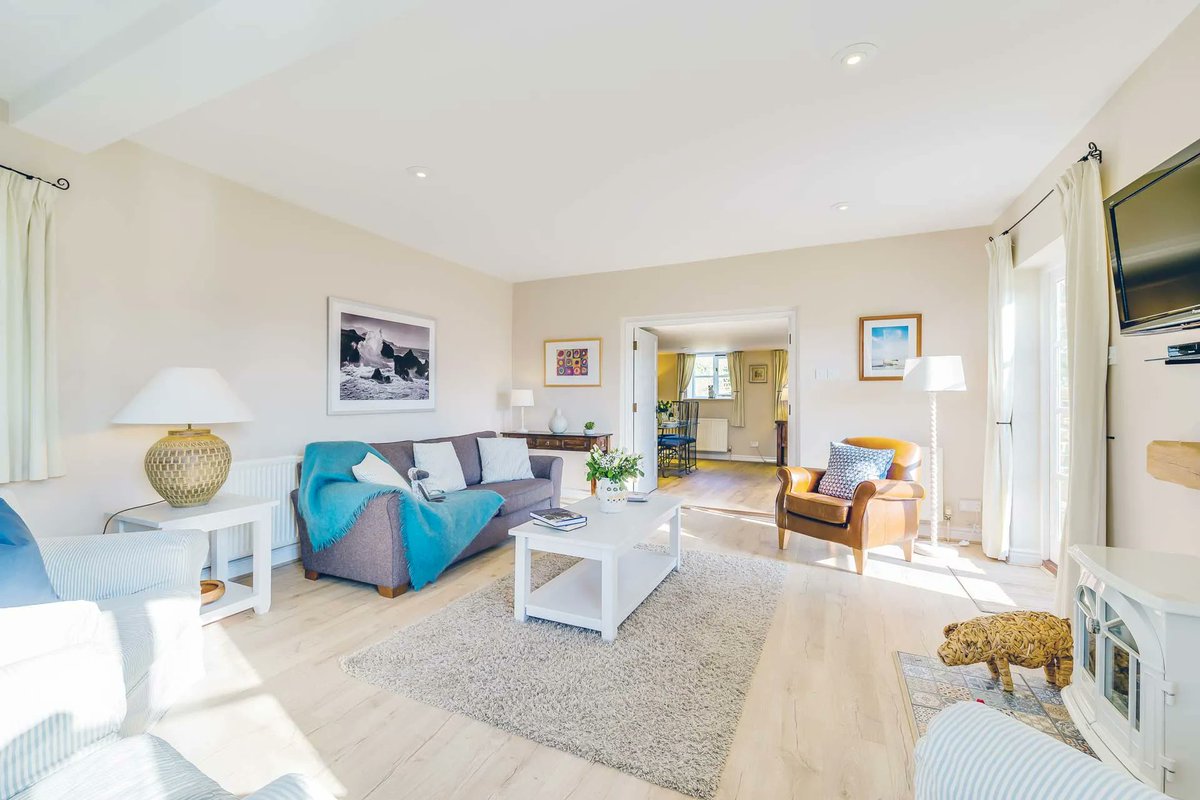TheHolidayCots's tweet photo. 😊"Thank you so much for an awesome week. Missing the beautiful cottages, warm welcome and daily animal feedings now we're back home. It was the perfect holiday!"
🛌Sleeps 1-32
https://t.co/E2LXxzRCM9
#Langtree #Torrington #Devon #HolidayCottages #NorthDevon #GuestReview https://t.co/b6SduPLZuV