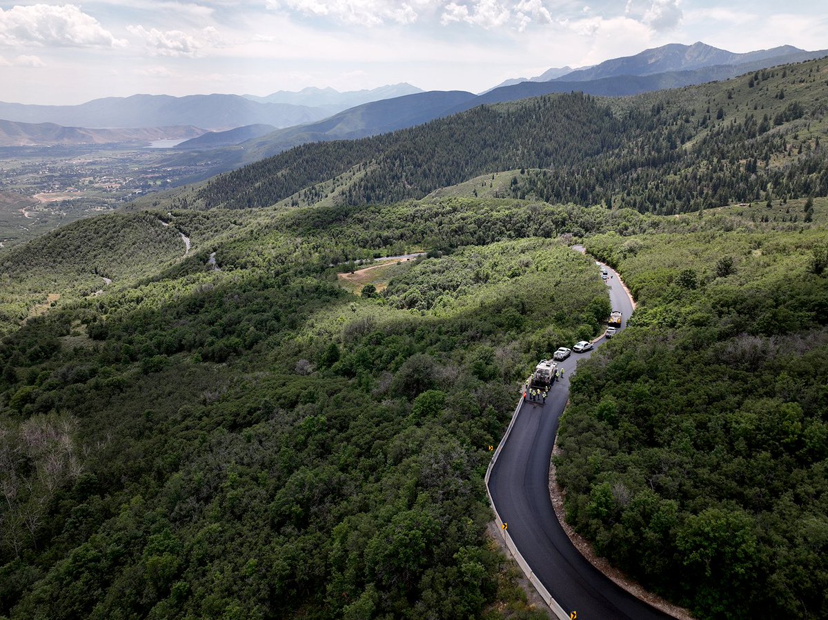 Micro-surfacing views 😍
.
.
#GenevaRock #ClydeCompanies #UtahConcrete #WeBuildUtah