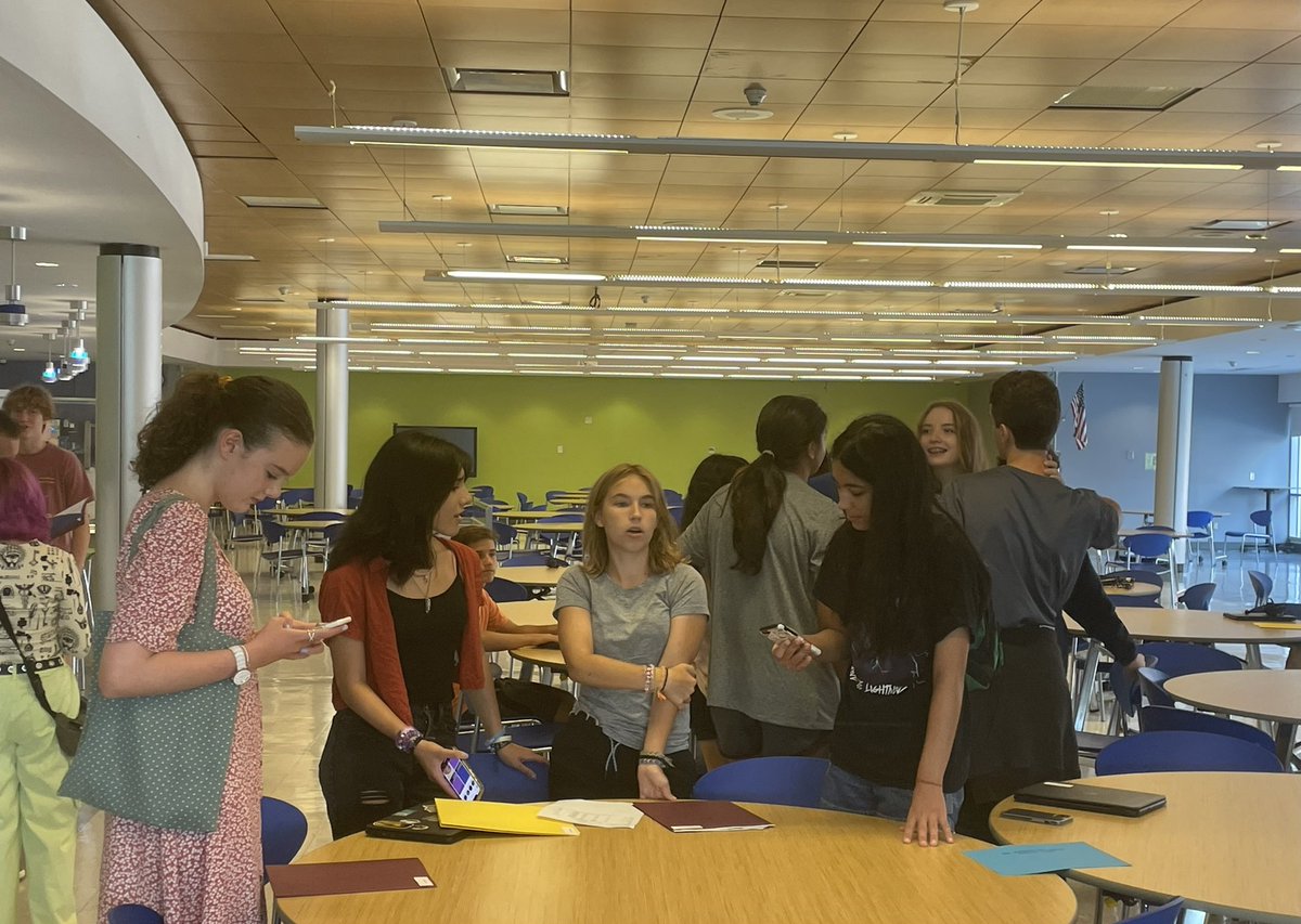 JGevargisMizi's tweet photo. More from 9th Grade Orientation!! A big thank you to our teachers, staff and upper class volunteers for making today a tremendous experience!! @johnfalino1 @dobbsferryufsd https://t.co/7ljUzpePC3