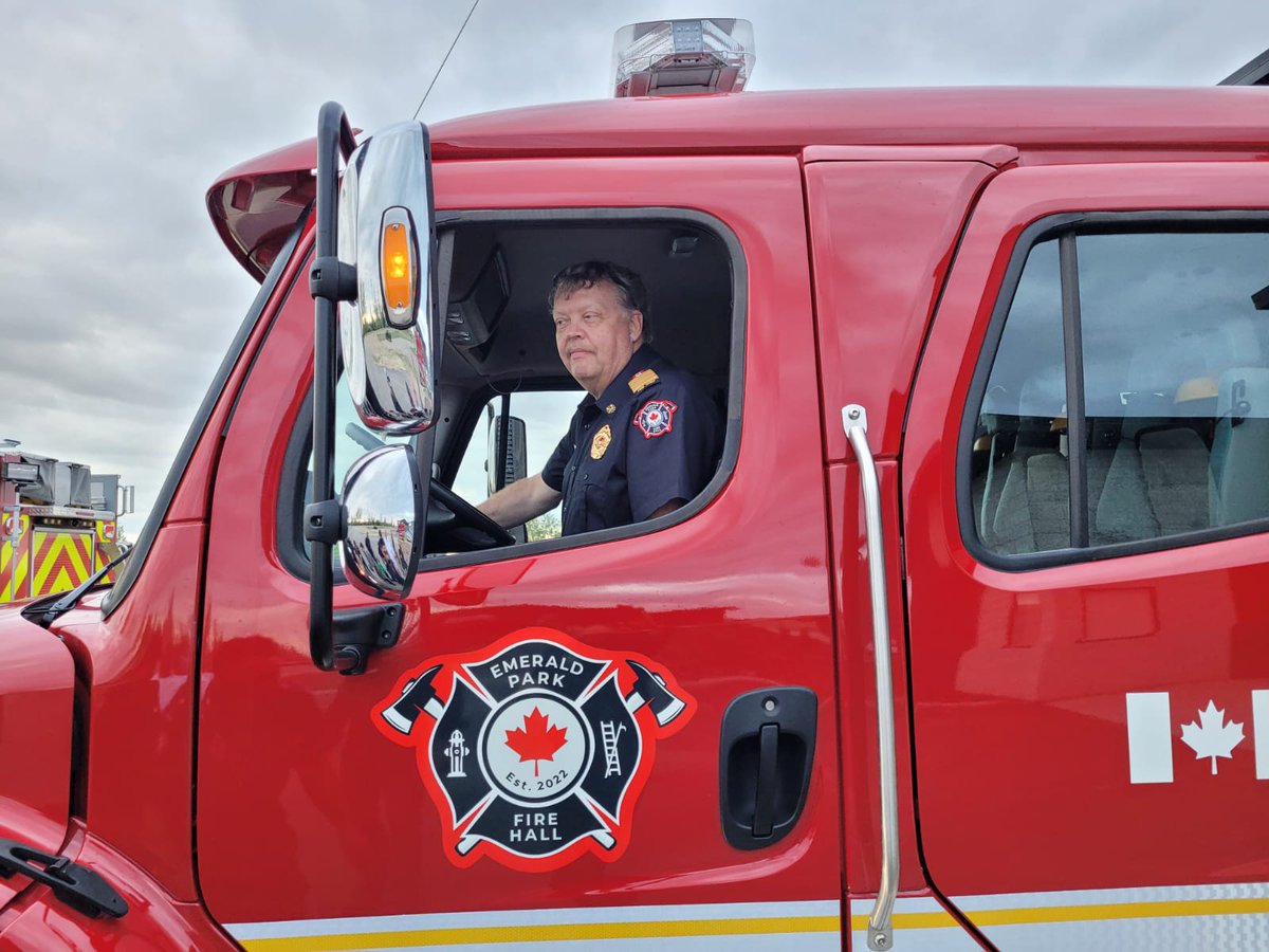 Seahawk_Service's tweet image. Last week Emerald Park Fire Department took delivery of their new Acres Vortex Pumper.
Thank you for your trust in Sea Hawk and Acres to provide you with an Apparatus Built for a Life of Service