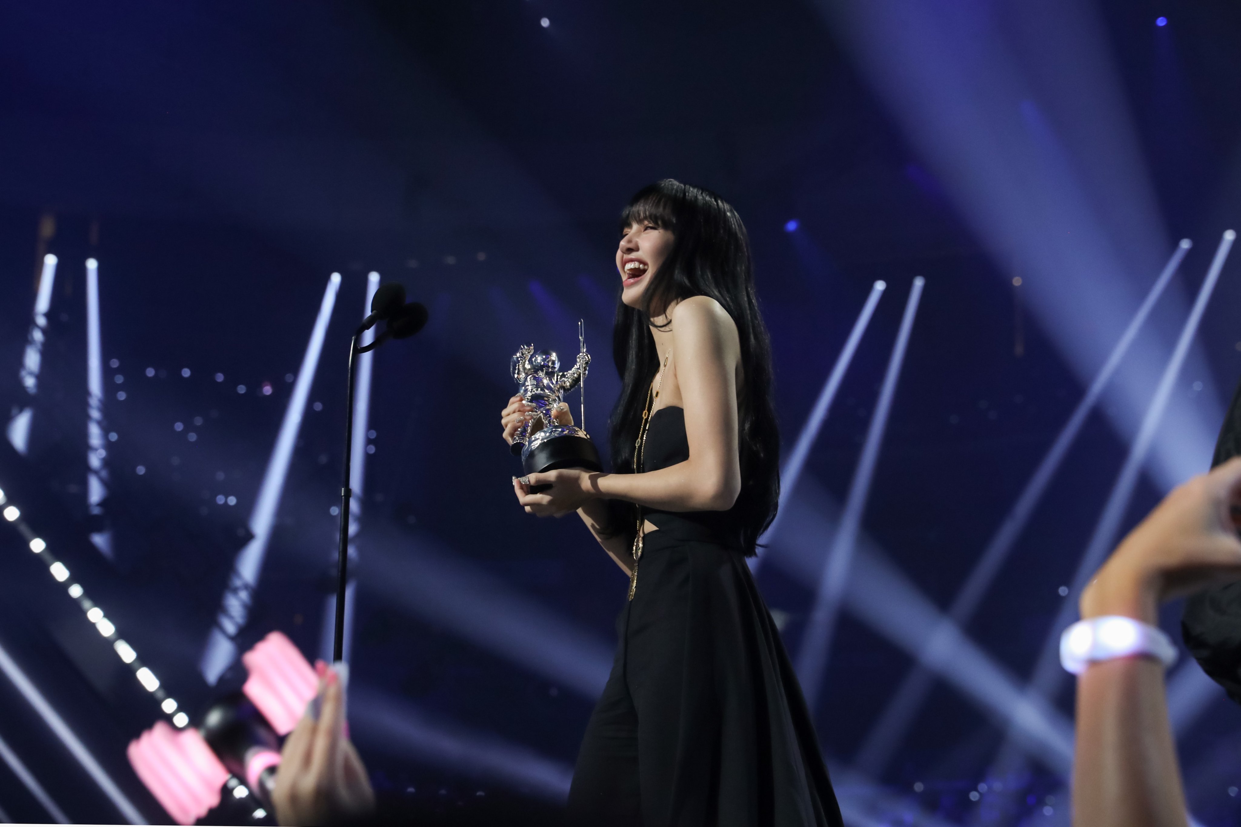 Video Music Awards on Twitter "Best KPop Winner LISA VMAs https//t.co/EldHQ2XmHG" / Twitter
