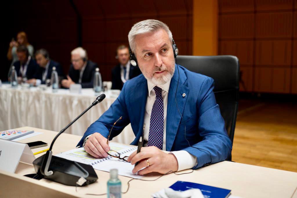faro_atlantico's tweet photo. 🇮🇹💬 “Coesi nel sostenere #Ucraina e vigilare su ripercussioni conflitto nel #Mediterraneo allargato. Focus su possibili riverberi […] Balcani occidentali, Libia, Sahel, Mali”

Il tweet del Min.#Guerini a margine del vertice informale dei Min.Difesa #UE tenutosi oggi a #Praga https://t.co/mZppSwIUNT