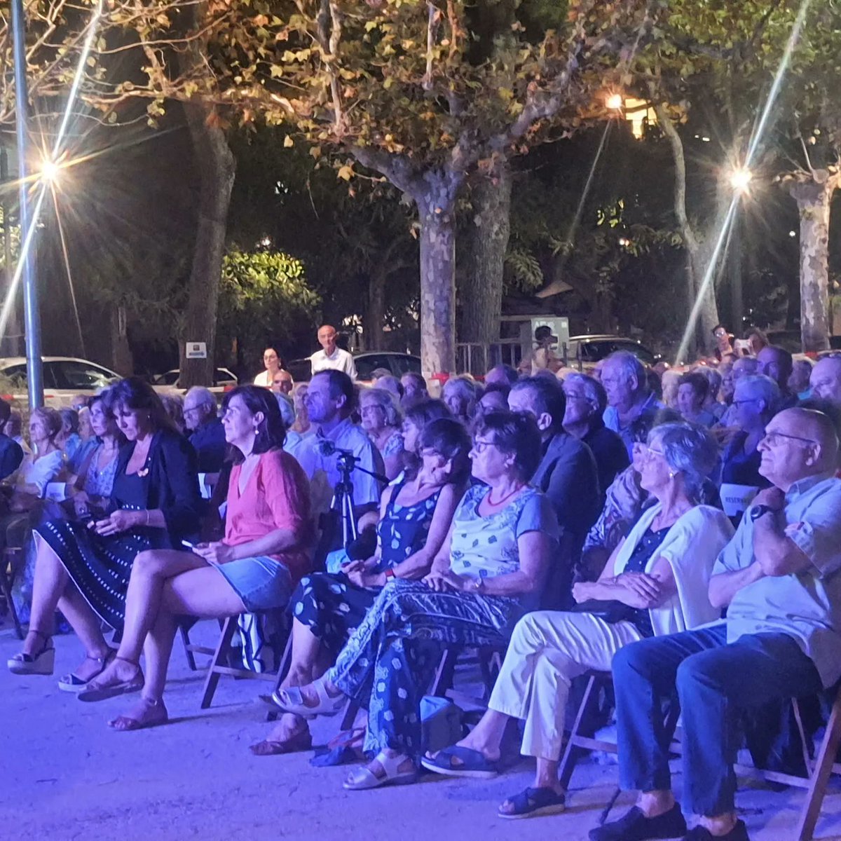 Ahir amb la Presidenta <a href="/LauraBorras/">Laura Borràs 🎗</a>
donant suport a l'acte homenatge a Isabel Vila I Pere Caimó. Enhorabona tots els participants I organitzadors, especialment al <a href="/tonistrubellt/">ToniStrubellTrueta🎗️República Catalana</a>. Èxit rotund👌