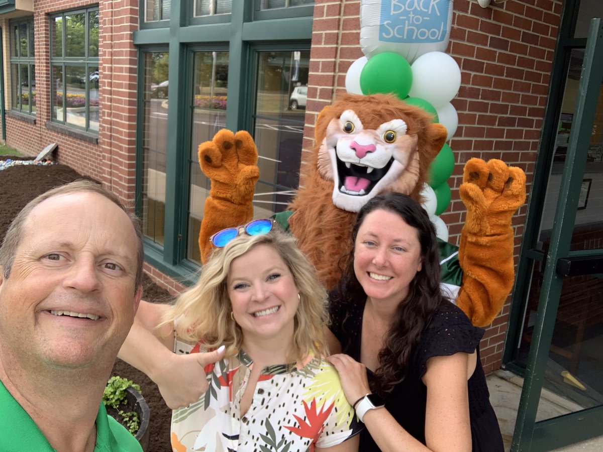 CBAWestChester's tweet image. #samefaces #newplaces #sublife #supportlife #techlife 
🕺💃💃🦁⭐️🕶🧡✌️