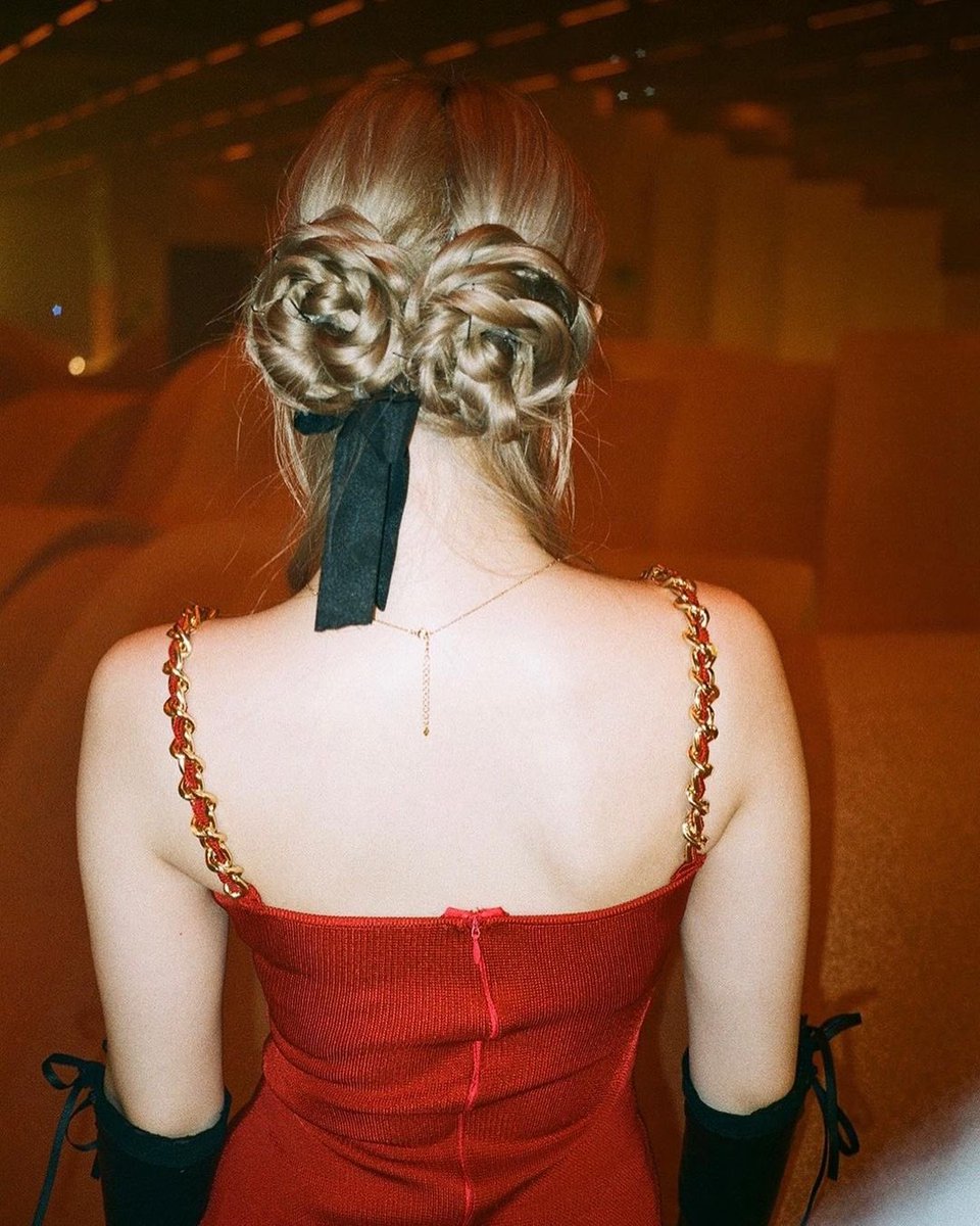 yelin_d_genuine's tweet photo. 🥀Talk that Talk🥀 https://t.co/HERv1JpYlO