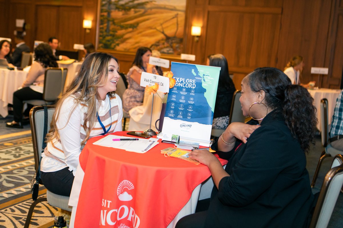 NorthstarMeets's tweet photo. During day two of #DestinationCA, Eric @Termuende spoke about the #greatresignation. Then, attendees chose between a kayaking excursion or a wine tasting before a reception at @MontereyAq. View more #NMGEvents: https://t.co/AeB2KPypw4
Photos by Ketara Gadahn, Studio Alani https://t.co/5bVVsIUKkr