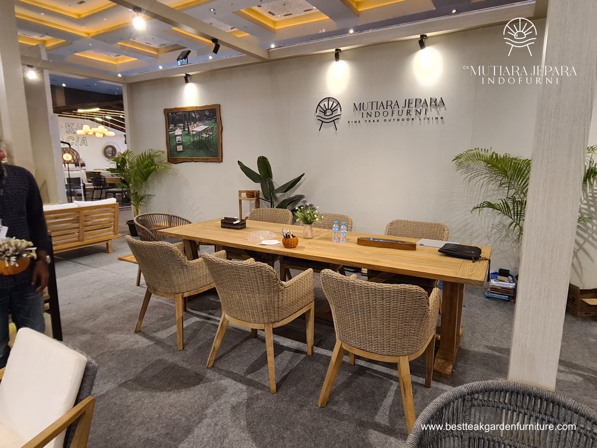 MutiaraTeakID's tweet photo. Mutiara Jepara Indofurni at @ifex_id 2022! Huge thank you to everyone. See u in the next exhibition!
#IFEX2022 #IFEXID #FURNITURE #IFEXINDONESIA #furnitureexhibition #customfurniture #sustainablefurniture #IFEX #FurnitureExpo https://t.co/Tg6A81lPlF