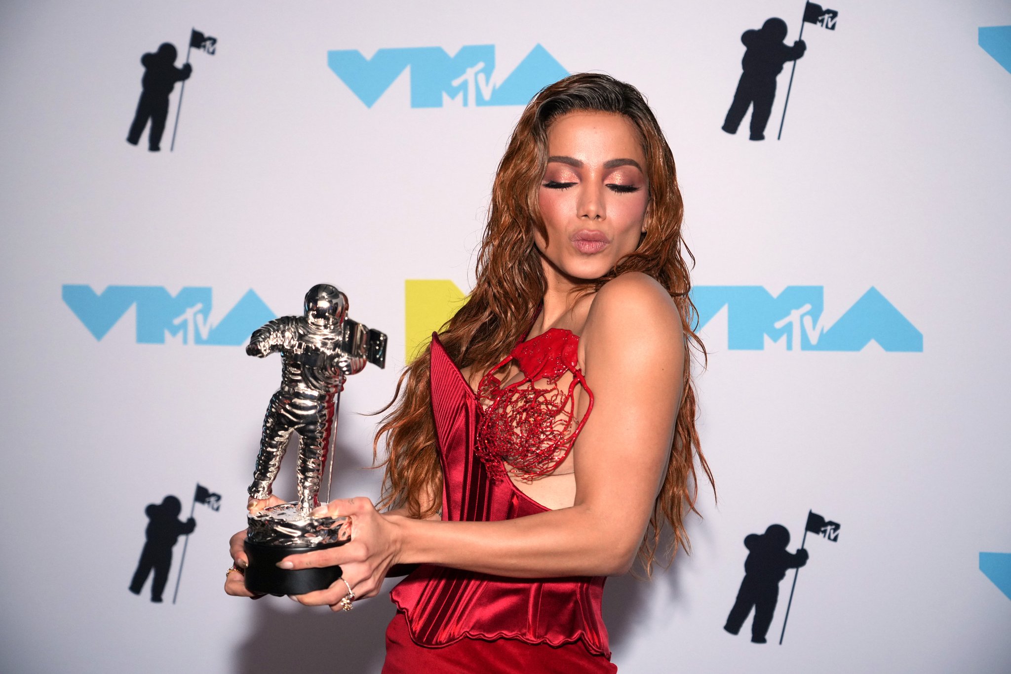 Video Music Awards on Twitter "Best Latin Winner Anitta VMAs https