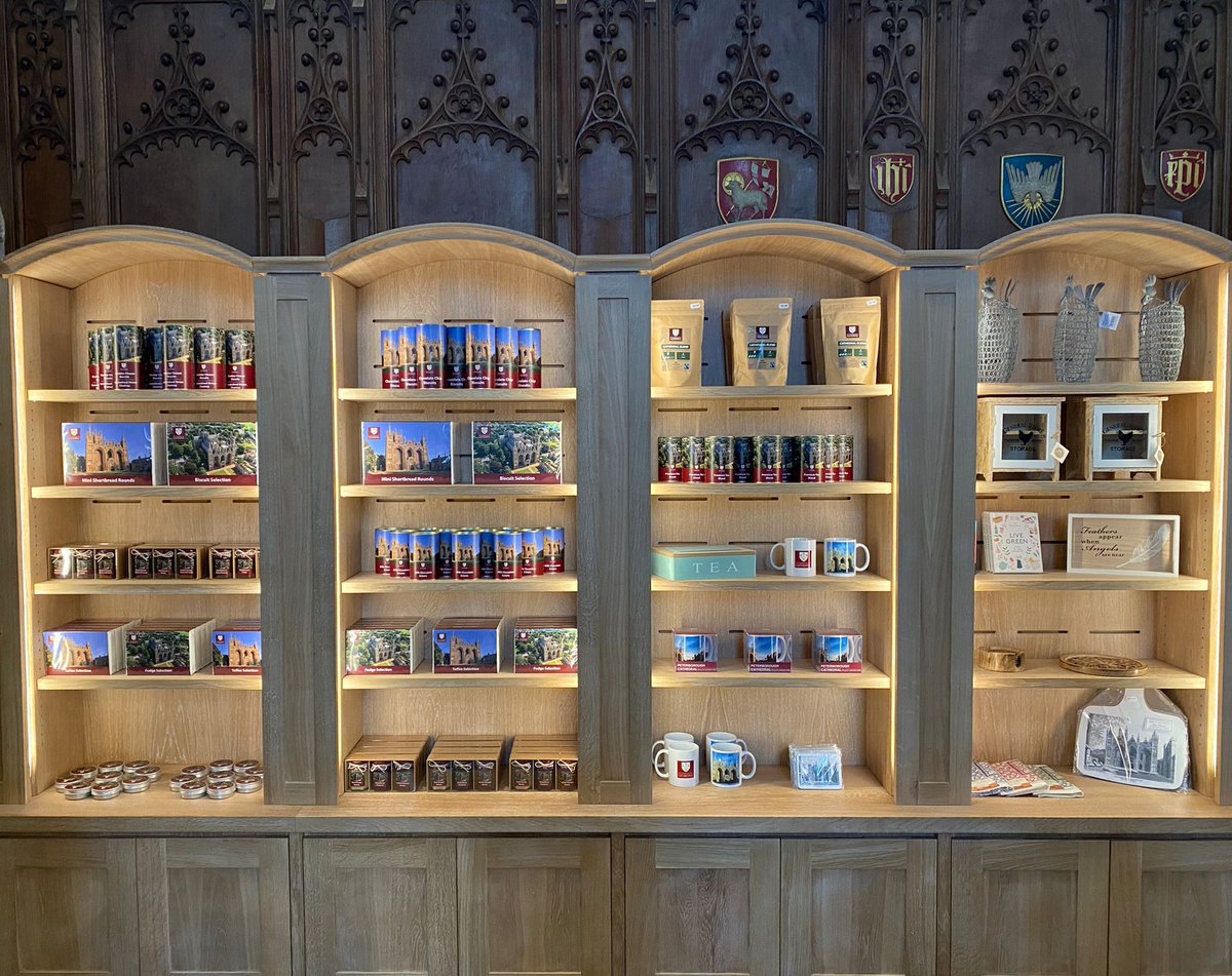 Got a passion for excellent customer service and an eye for good retail? If so, you could be our new Retail & Visitor Experience Manager. Apply by midnight tonight! Full details here peterborough-cathedral.org.uk/jobs.aspx#reta…