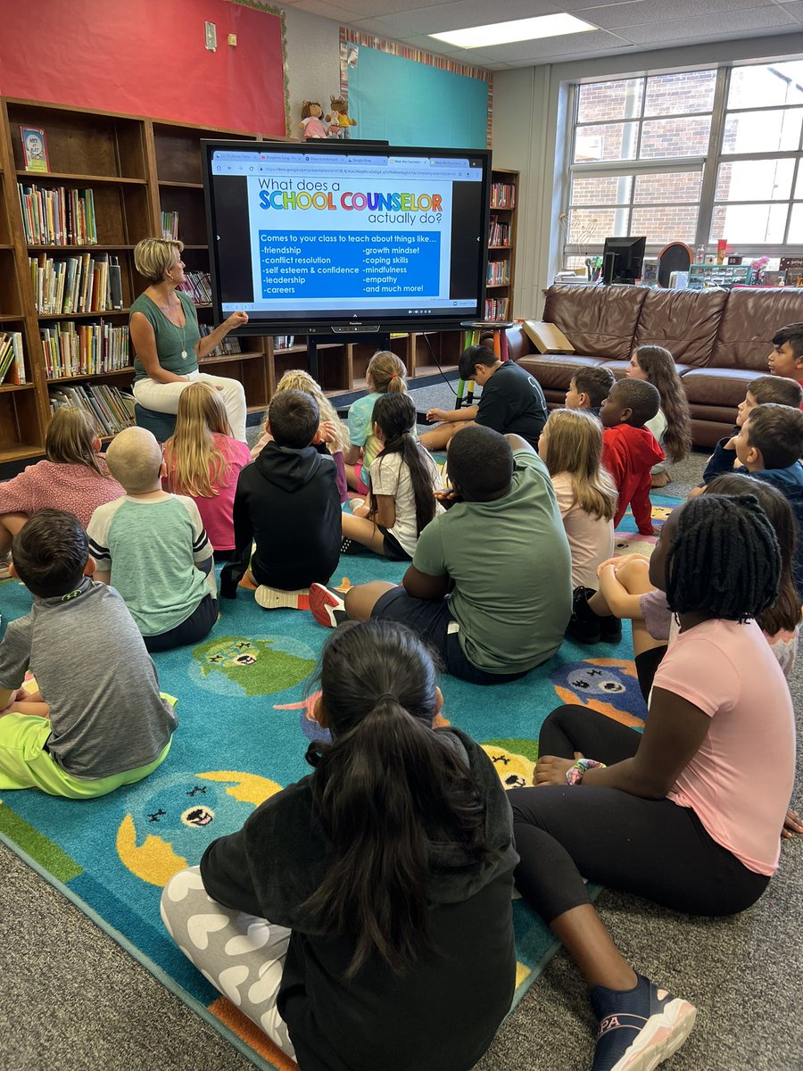 PrickettBrit's tweet photo. @kellymeaders meeting with kids and explaining her role as a school counselor…I have such a good mentor to learn from at @FollowingFowler @WFISDschools #teamwfisd #bettertogether https://t.co/qeThmEGS8H