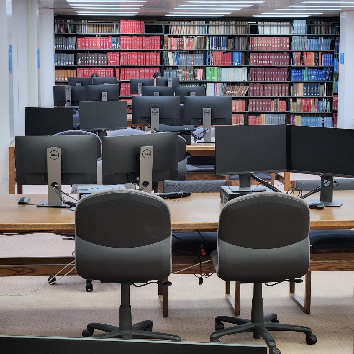 uiowaiiep's tweet photo. Student Pro Tip: The Main Library has computers for students to use on campus. Learn more at https://t.co/WmYWasZk9U π»π₯
#IIEPHawkeyes #uiowalibraries https://t.co/wWypjwsywE
