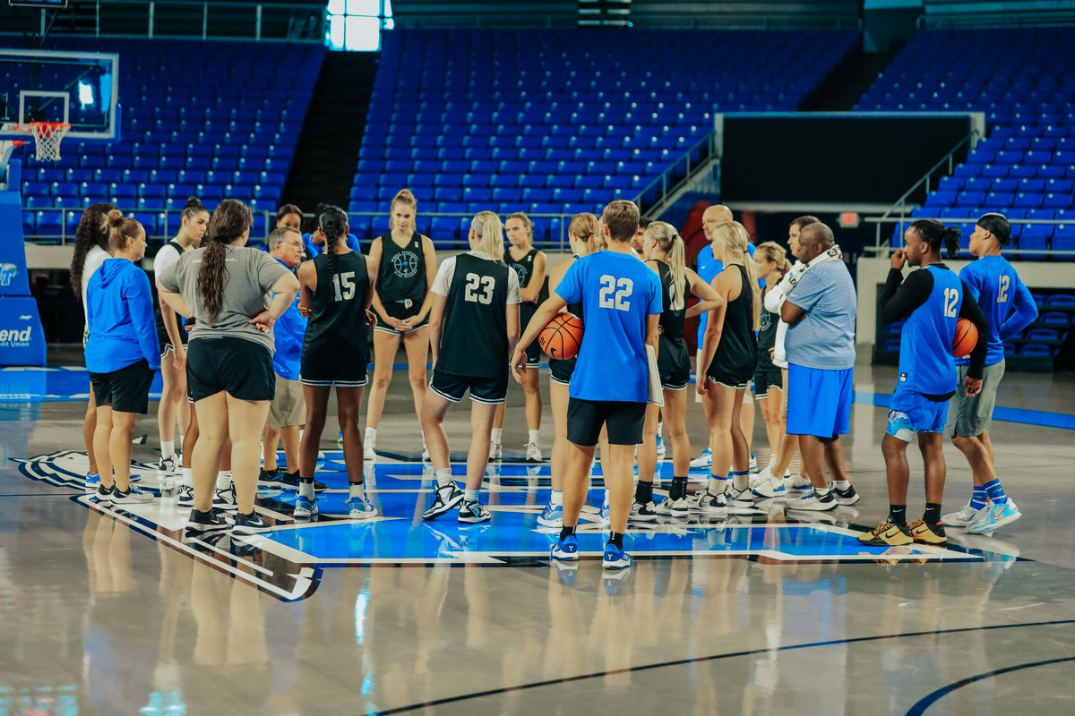 MT_WBB's tweet photo. Breaking in the new hardwood. 🏀 https://t.co/ED9GbcbuAB