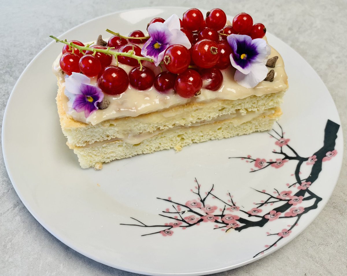 DelicesSaveurs's tweet photo. Entremet à la rose 🌹 et ses groseilles 

#aix #aixenprovence #eguilles #ete #Evenement #faitmaison #food #gourmandise #Plaisir #plaisir #produit #Provence #traiteur #traiteurs #parisserie #ventabren #coudoux #velaux #lafarelesoliviers #lesmilles #patisserie #produitfrais https://t.co/3HzJ9yW127