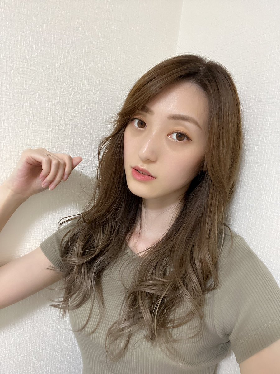 e___mikan's tweet photo. 🙇‍♀️お願い🙇‍♀️

#RunwayCollection by #THECONTEST 
に参加します！絵美佳です！

✨審査内容：LINELIVEポイント、Twitter、WEB投票
✨このツイートをRTして頂けると
ポイントになります！
1RT=100pt
✨Web投票は1日1回につき20pt
https://t.co/N4szoyJM4K

よかったらぜひ応援よろしくお願いします！ https://t.co/sqGvTciXdr