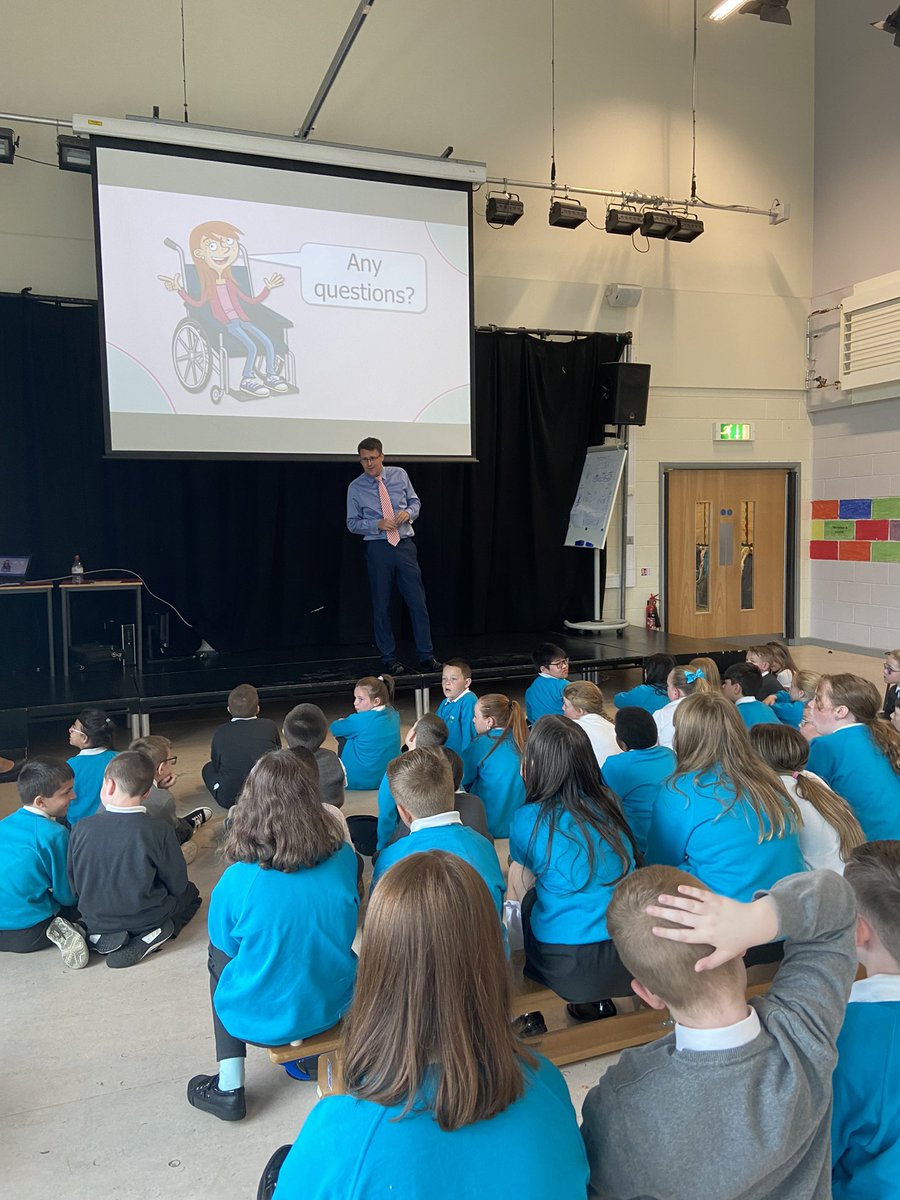 First day of delivery after summer ☀️ kicking off with <a href="/oakwoodG34/">Oakwood Primary School</a> primary school asking <a href="/DavidLinden/">David Linden</a>  lots of great questions about his role as an MP!
