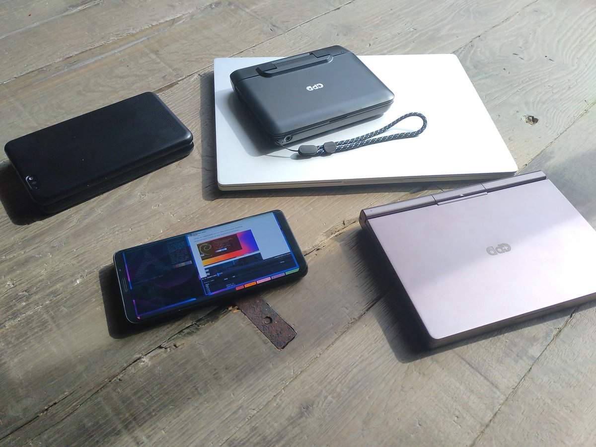 Kabouik's tweet image. Some nice keyboard #MobileLinux devices, by increasing size:
@thefxtec Pro1x, 5.99"
@thepine64 Pinephone + keyboard, 5.95"
@softwincn GPD Micro PC, 6"
@softwincn GPD Pocket 3, 8",
@Xiaomi Air 13" (for reference)
Love them all, but the Pro1(x) remains my favourite EDC, by far.