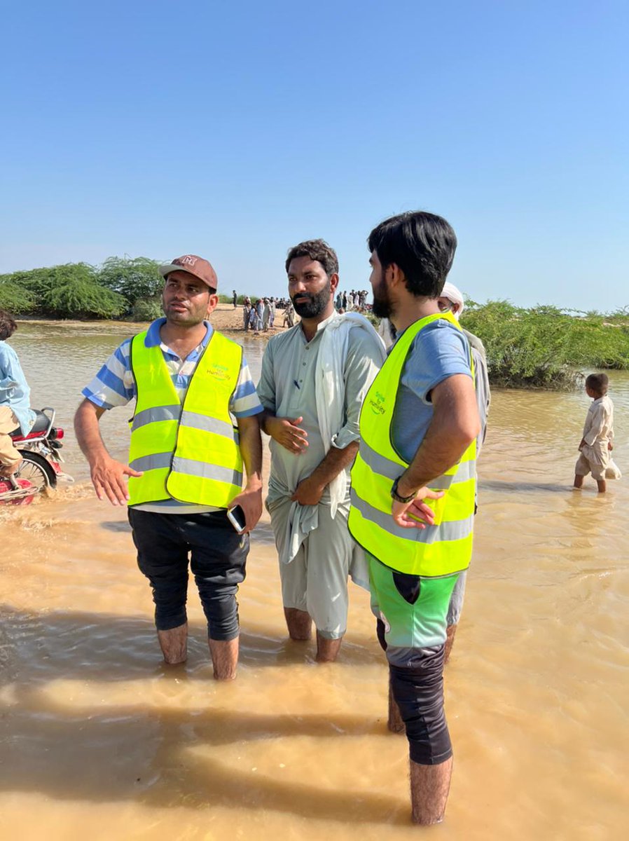 MSfoundationPK's tweet photo. Our team Visiting flood affected areas and assessing needs of people in District Taunsa. 

Donate Now:

Title:         Million Smiles Foundation
Bank:        Allied Bank Limited
A/c:          0010090275420015 
IBAN:        PK96ABPA0010090275420015

#FloodRelief https://t.co/Ck9YpJxvNJ
