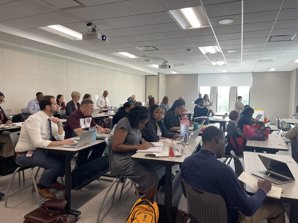 FBISD Secondary Principals are rocking this morning! Thanks for all that you do for our students! Learning more about LEAD4WARD.
<a href="/DrKwabena/">Dr. Kwabena Mensah</a> <a href="/AshleyCausey7/">Ashley Causey</a> #FBISD