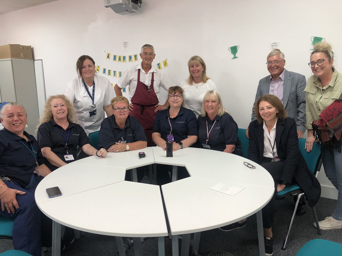 JackieGalbraith's tweet photo. Fantastic cake and decorations made for Andy Youngβs retirement celebration by Ela and Heather in @WestLoCollege cleaning team! #TalentedColleagues https://t.co/L8gEhkMNxA