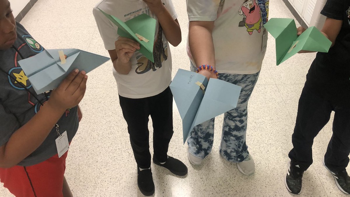 MLPotter1234's tweet photo. This week’s News 2 You celebrates the Air Force’s 75th anniversary. We used last weeks science experiment to fly our own airplanes. #News2you #TMScreators #TMScriticalthinkers TMScommunicators @HumbleISD_TMS @MsGraham_TMS @amln21 https://t.co/dvA7lXmQOF