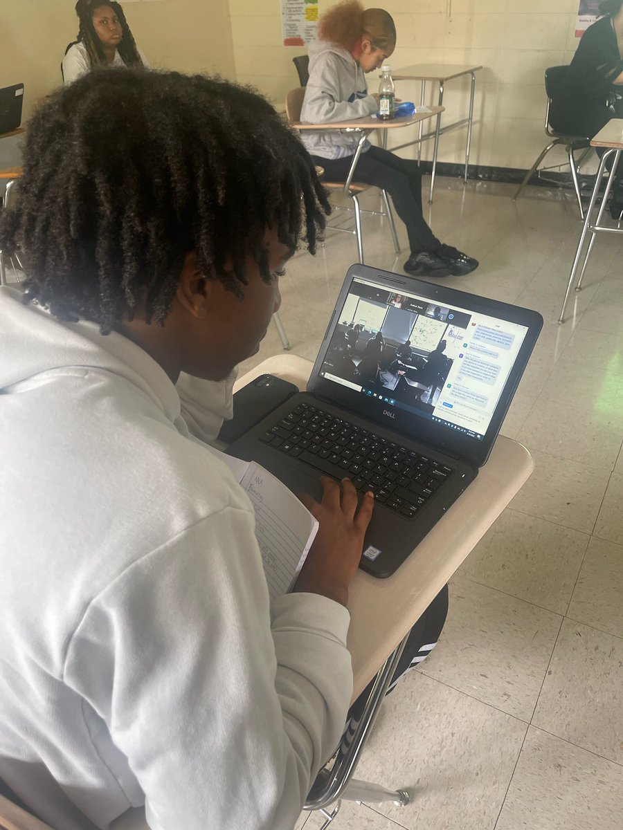 WhitesCreekHS's tweet photo. Our DE English 1010 scholars are learning how to write a well developed essay in MLA formate from their NSCC professor Mrs. Balding. #CobrasRISEUp https://t.co/EZU8uArhS1
