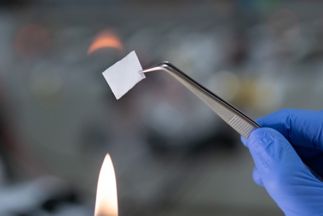 CzechAcademy's tweet photo. What is the future of batteries?
It just might be the promising new 🇨🇿 prototype developed by researchers from @FZU_AVCR (Jiří Červenka) & @JHINST_Prague (Otakar Frank). #graphene #zinc #perchlorate #ecofriendly #sustainable #affordable #nonflammable
https://t.co/fCOB8HXbKU https://t.co/tI681lx99y