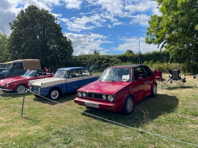 Bank holiday fun at #Winchcombe Festival. Smart cars, local produce, Morris dancers and Teddy's first ever entry into a dog show (with Lee from @cotswoldmb). A fantastic, well-supported and superbly organised event. 🙂What did you do this #bankholiday? #dogshow
